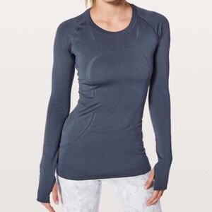 Lululemon Swiftly Tech Long Sleeved Crew in Dazed - size 6 - Gray